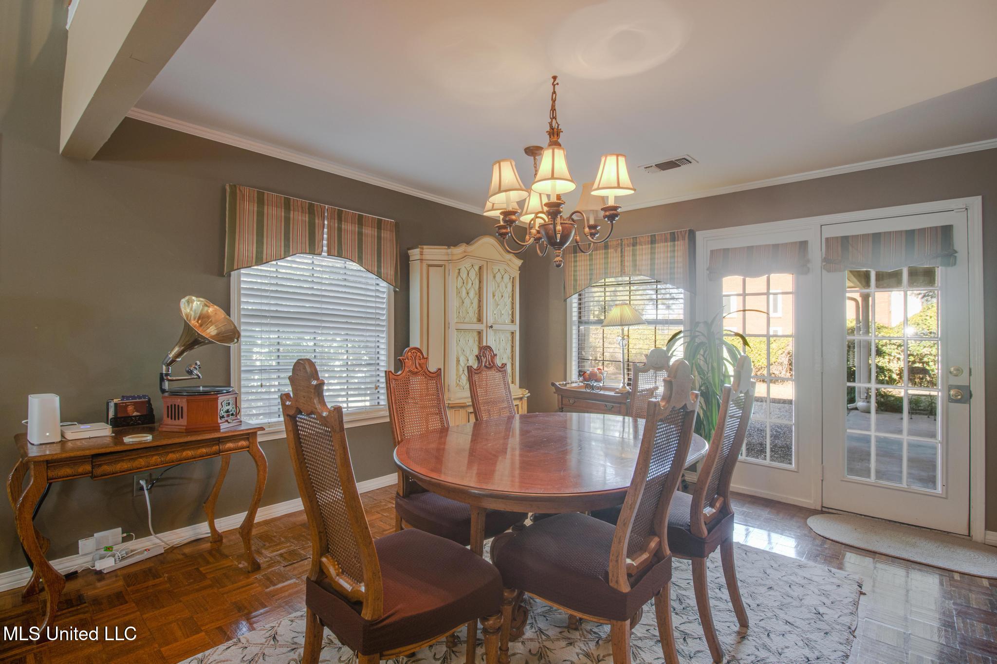 2588 Rue Palafox Biloxi, MS 39531 - Photo 7 of 31 Rue Palafox-8