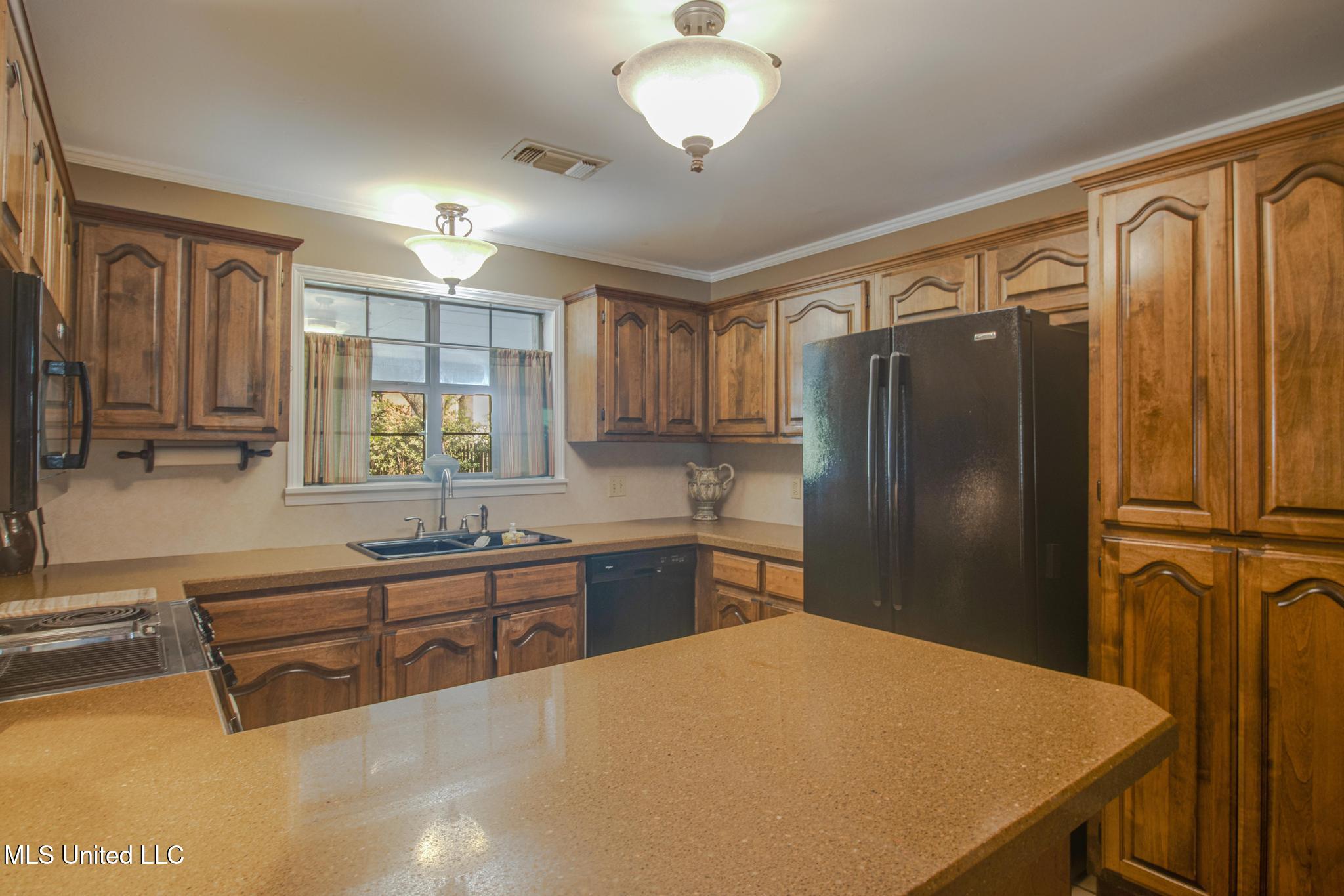 2588 Rue Palafox Biloxi, MS 39531 - Photo 9 of 31 Rue Palafox-10