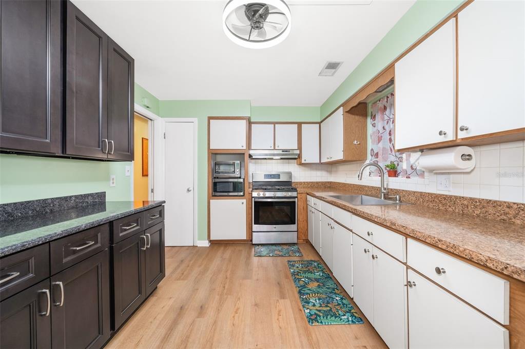 318 Southwest 40 Terrace Gainesville, FL 32607 - Photo 11 of 28