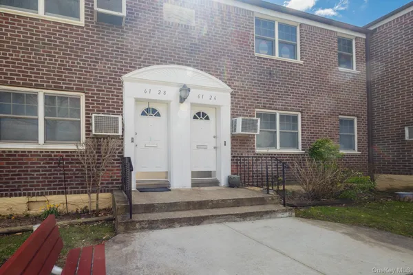 $245,000 | 61-28 255th Street, Unit 1016 | Little Neck