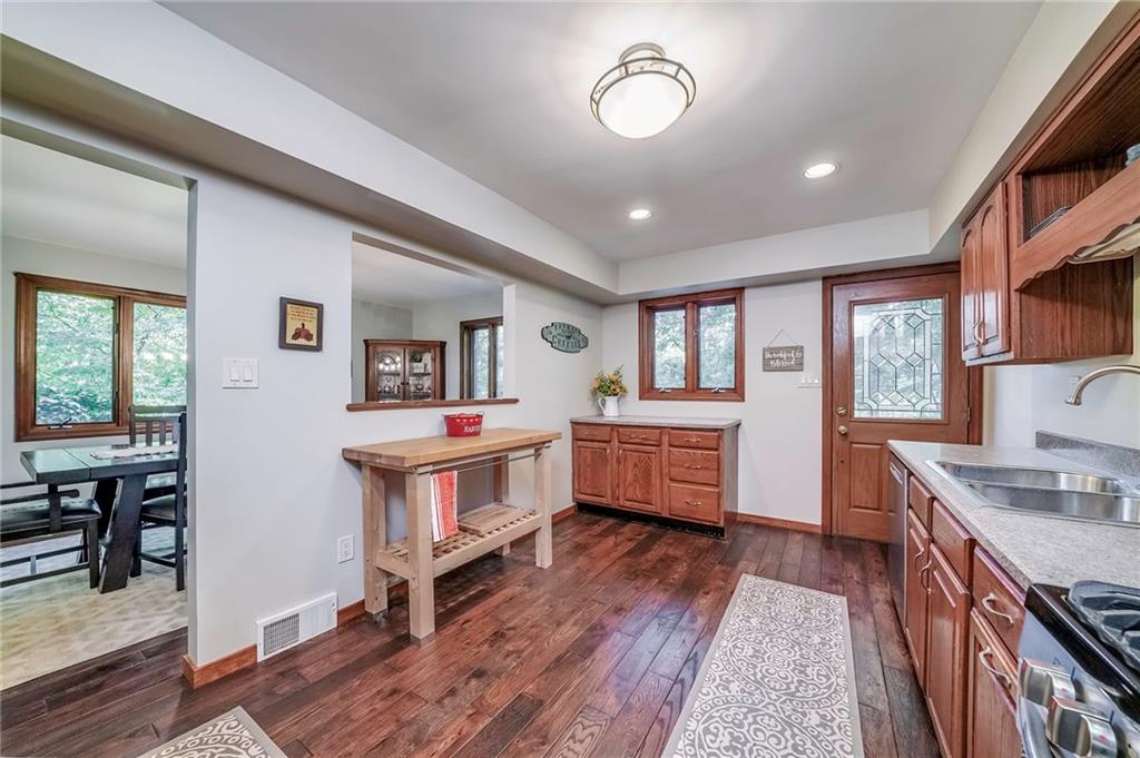 533 Thompson Run Road Pittsburgh, PA 15237 - Photo 9 of 25