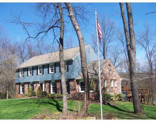 3826 Grove Road Gibsonia, PA 15044 - Photo 1 of 8 Exterior Front.