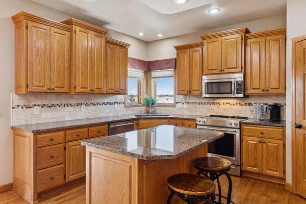 $979,900 | 9015 Schutte Court, Corcoran, MN 55340