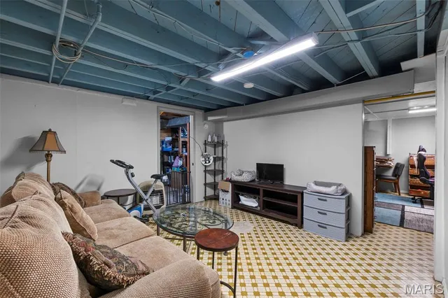 $210,000 | 918 Hawthorn Drive, Sikeston, MO 63801