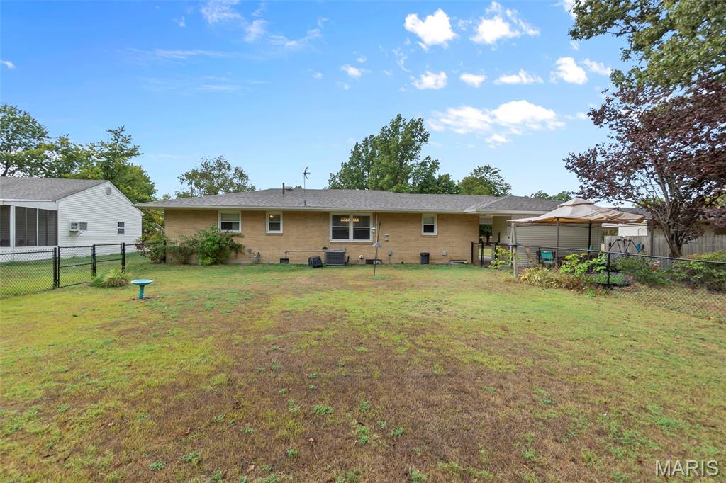 918 Hawthorn Drive Sikeston, MO 63801 - Photo 6 of 34