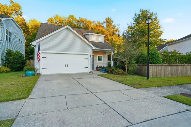 $650,000 | 1547 Camarillo Court, Mount Pleasant, SC 29429