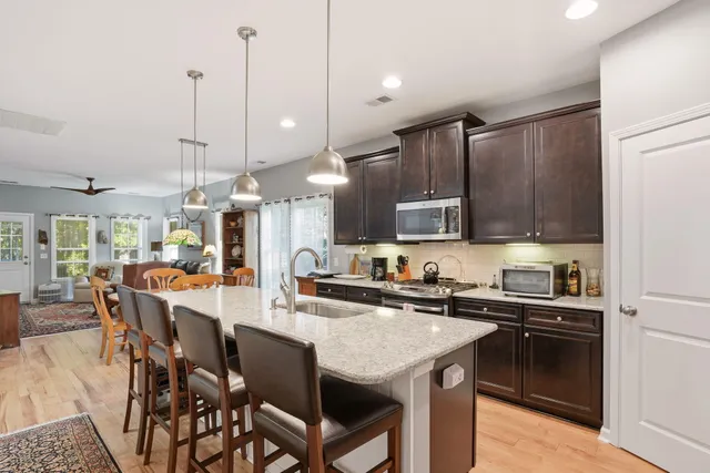 $650,000 | 1547 Camarillo Court, Mount Pleasant, SC 29429