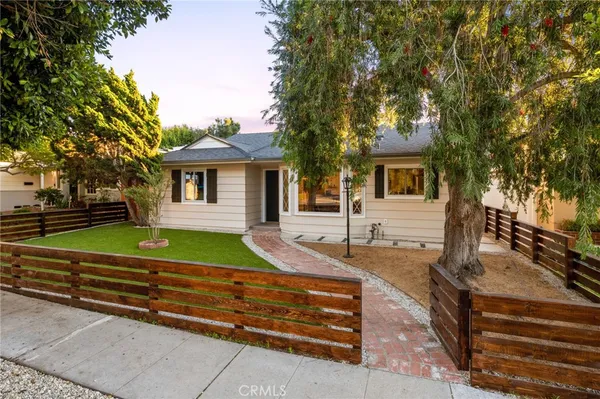 $9,750 | 7424 West 85th Street, Los Angeles, CA 90045