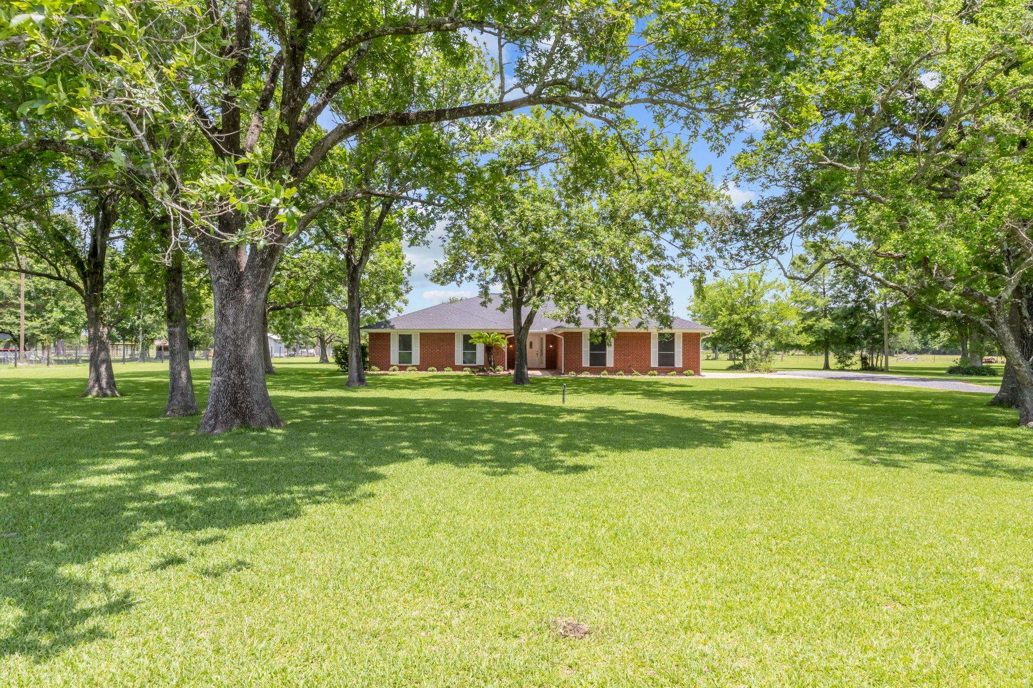 9767 Winzer Road Beaumont, TX 77705 - Photo 4 of 28