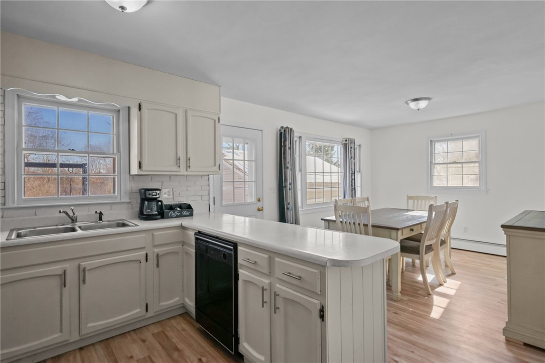 11 Barton Lane Middletown, RI 02842 - Photo 15 of 39