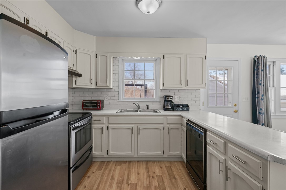 11 Barton Lane Middletown, RI 02842 - Photo 16 of 39