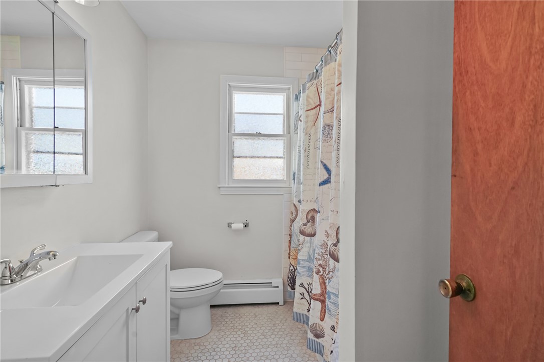 11 Barton Lane Middletown, RI 02842 - Photo 19 of 39