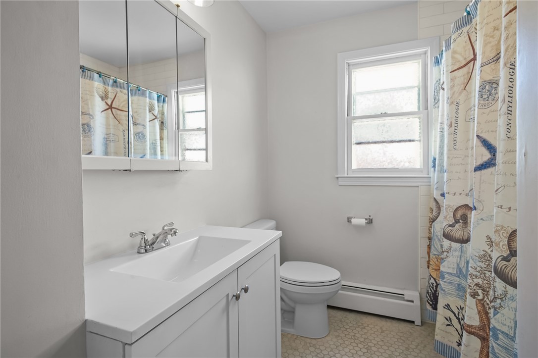 11 Barton Lane Middletown, RI 02842 - Photo 20 of 39