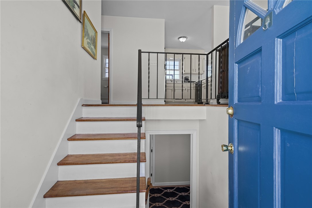 11 Barton Lane Middletown, RI 02842 - Photo 6 of 39