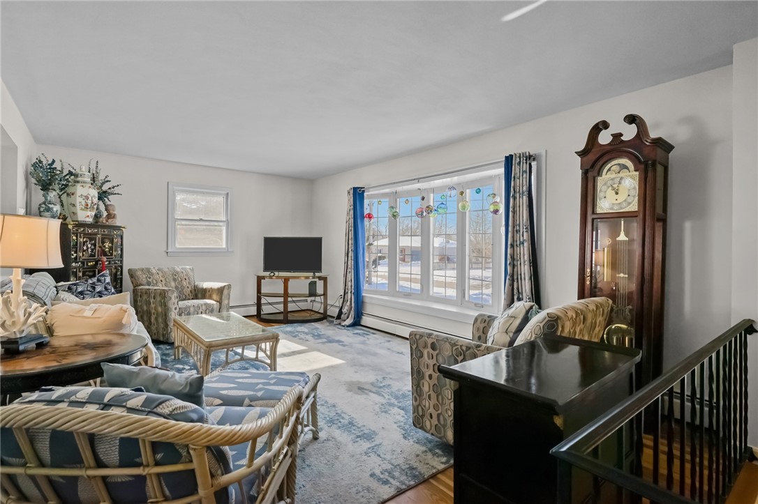 11 Barton Lane Middletown, RI 02842 - Photo 7 of 39