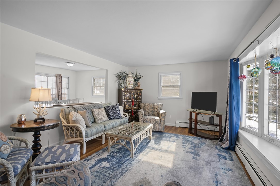 11 Barton Lane Middletown, RI 02842 - Photo 9 of 39