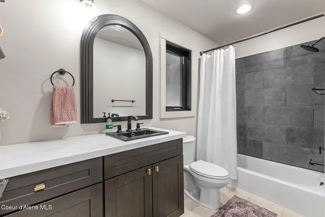 $1,895,000 | 35053 East Hayden Lake Road, Hayden, ID 83835