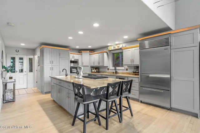 $1,895,000 | 35053 East Hayden Lake Road, Hayden, ID 83835