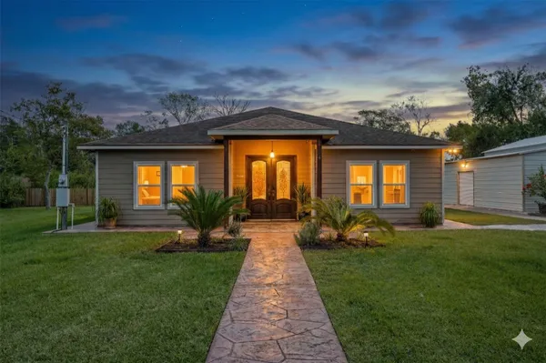 $524,900 | 5811 Avenue G 1/2, Santa Fe, TX 77510