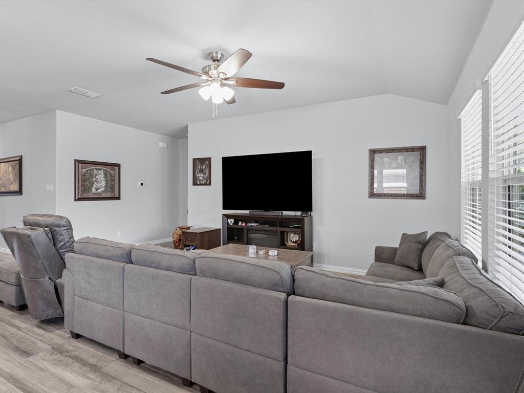 3304 Kingsgarden Road Denton, TX 76207 - Photo 19 of 40