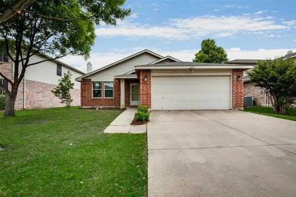 $2,000 | 1925 Copper Mountain Drive, Fort Worth, TX 76247