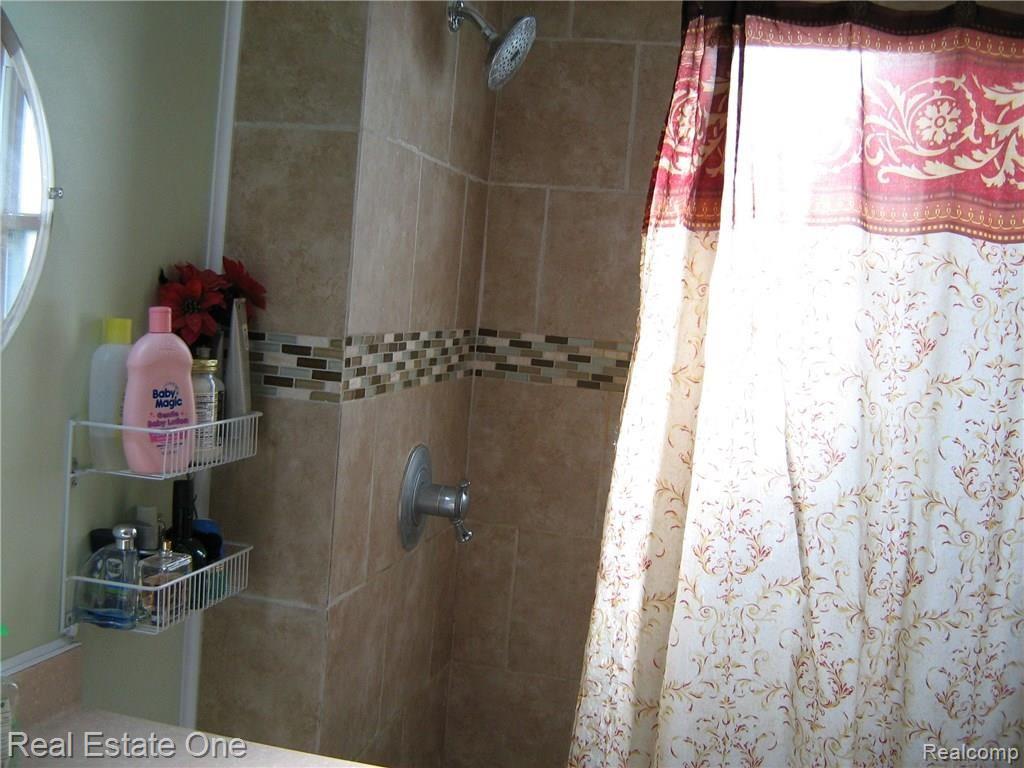 21601 Doepfer Road Warren, MI 48091 - Photo 5 of 13