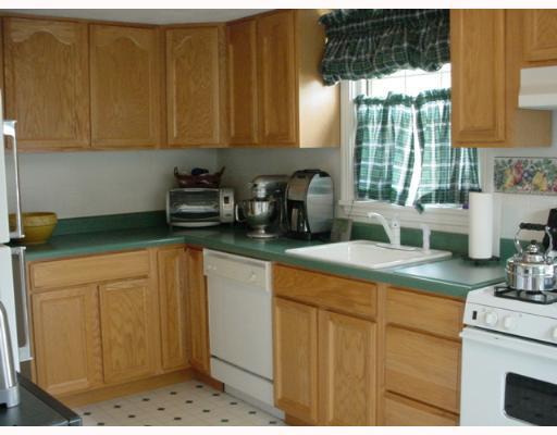 111 Seibert Road Coraopolis, PA 15108 - Photo 5 of 7 Kitchen.