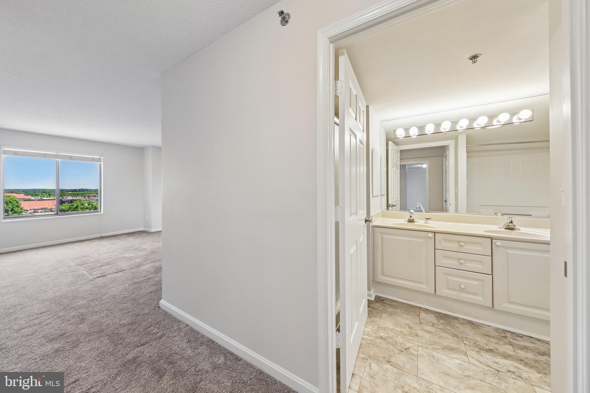 19385 Cypress Ridge Terrace, Unit 515 Leesburg, VA 20176 - Photo 28 of 58