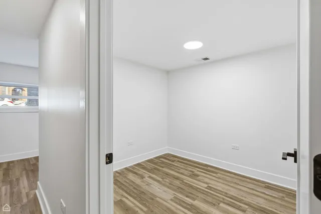 $684,900 | 5525 West Berenice Avenue, Chicago, IL 60641