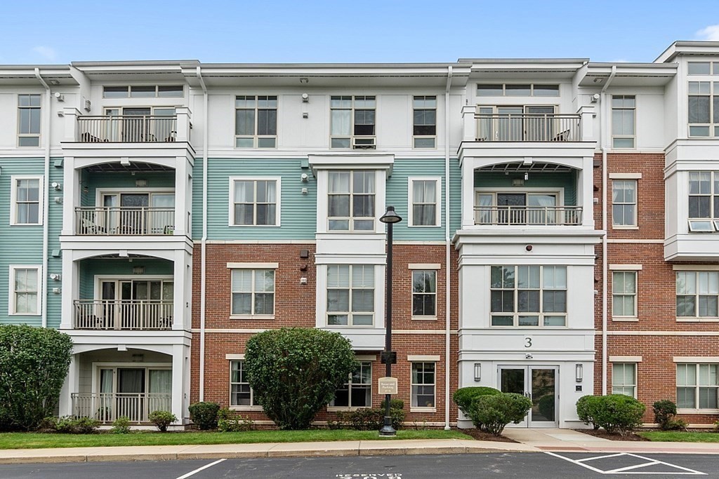 3 Repton Place, Unit 3406 Watertown, MA 02472 - Photo 2 of 27