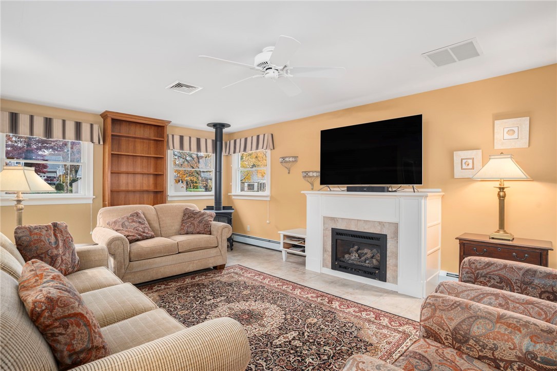 14 Betty Hill Road Narragansett, RI 02882 - Photo 16 of 33