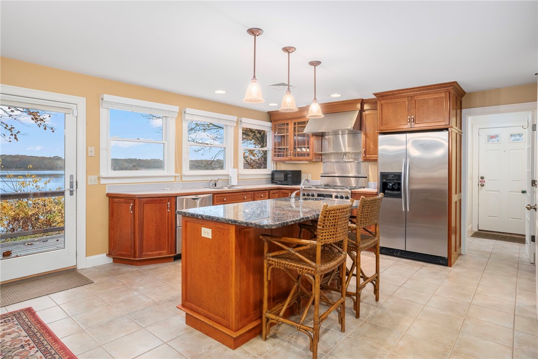 14 Betty Hill Road Narragansett, RI 02882 - Photo 20 of 33