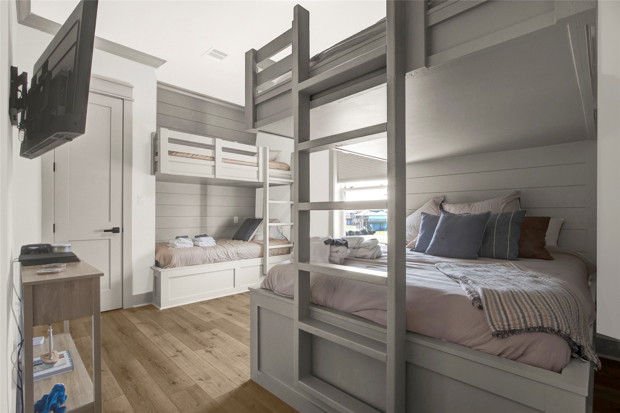 2906 Shady Lane Crystal Beach, TX 77650 - Photo 18 of 35 a living room with furniture and a flat screen tv