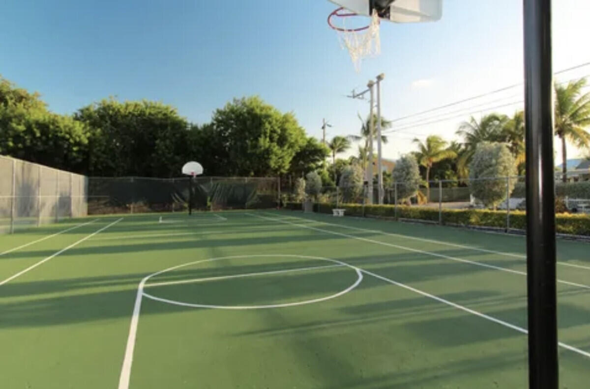 325 Calusa Street, Unit 359 Key Largo, FL 33037 - Photo 47 of 52 a view of a basketball court