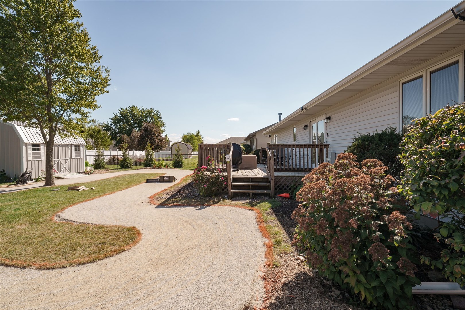 704 Franklin Way Pontiac, IL 61764 - Photo 24 of 39 a view of a house with a patio