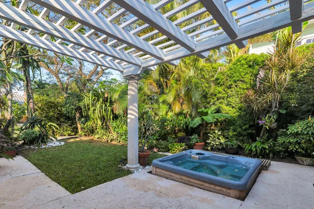 $3,595,000 | 234 Shelter Lane, Jupiter Inlet Colony, FL 33469