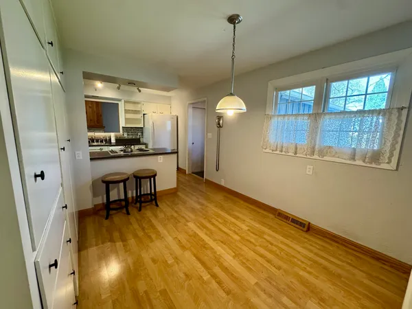 $1,600 | 1535 Monterey Court, Bettendorf, IA 52722