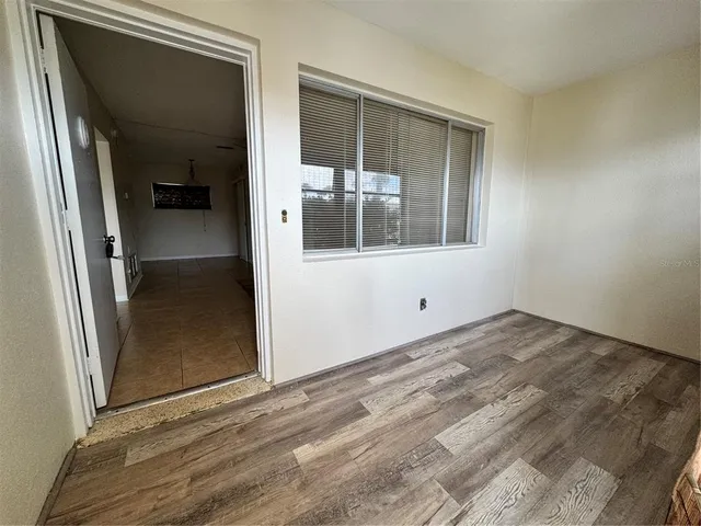 $1,300 | 250 Rosery Road Northwest, Unit 206, Largo, FL 33770