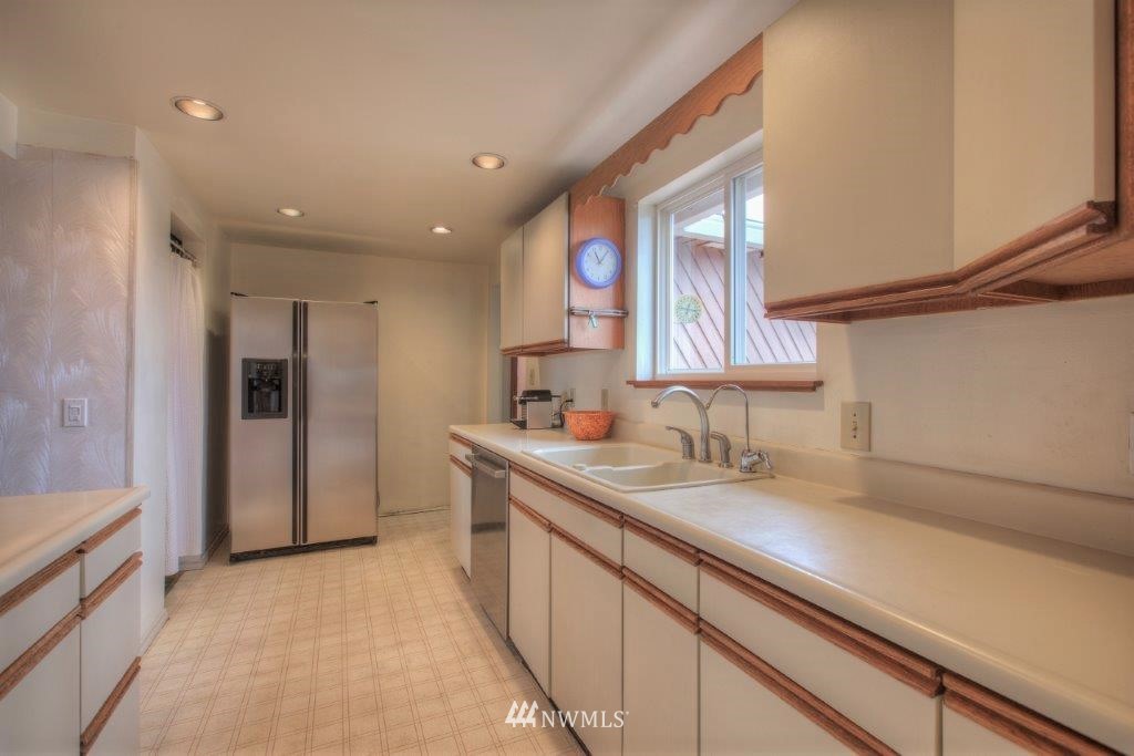 11638 Southeast 163rd Street Renton, WA 98058 - Photo 11 of 20 Gallery Image 11