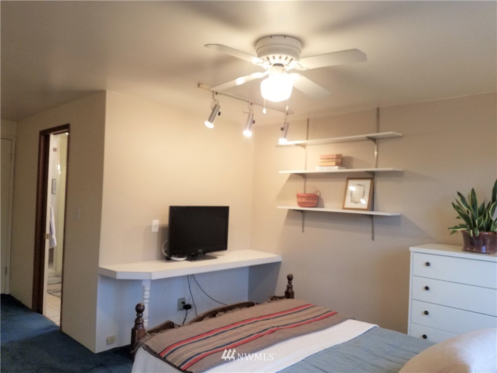 11638 Southeast 163rd Street Renton, WA 98058 - Photo 15 of 20 Gallery Image 15