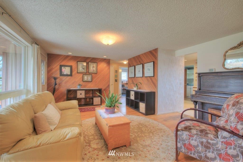 11638 Southeast 163rd Street Renton, WA 98058 - Photo 7 of 20 Gallery Image 7