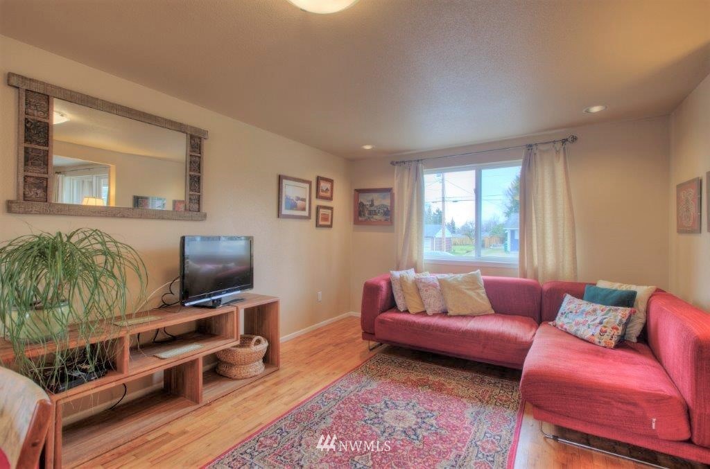 11638 Southeast 163rd Street Renton, WA 98058 - Photo 10 of 20 Gallery Image 10