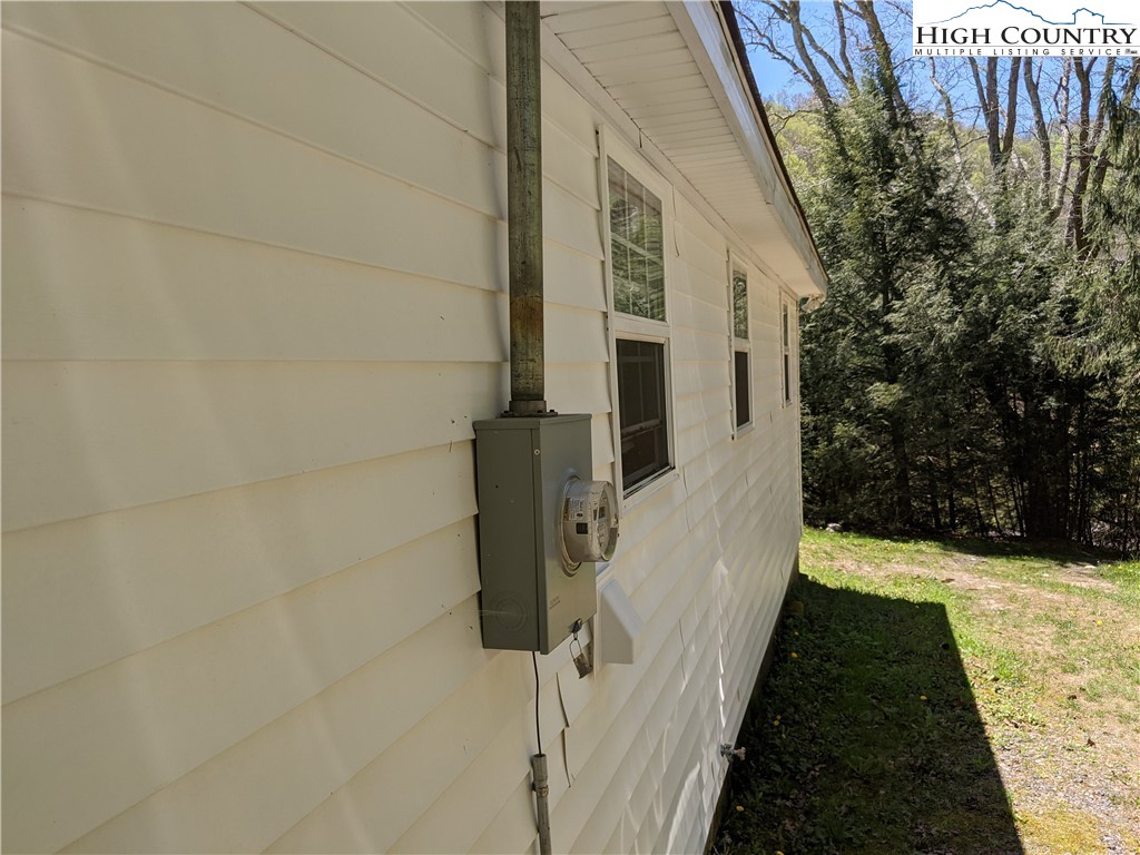 1054 Roundabout Road Creston, NC 28615 - Photo 11 of 13 Gallery Image 11