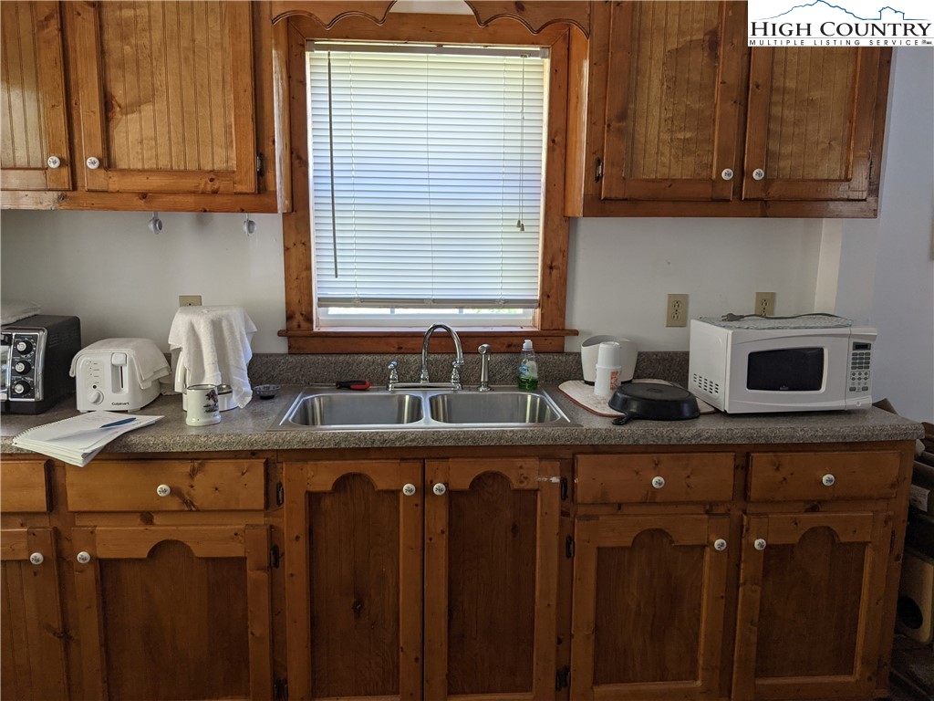 1054 Roundabout Road Creston, NC 28615 - Photo 5 of 13 Gallery Image 5