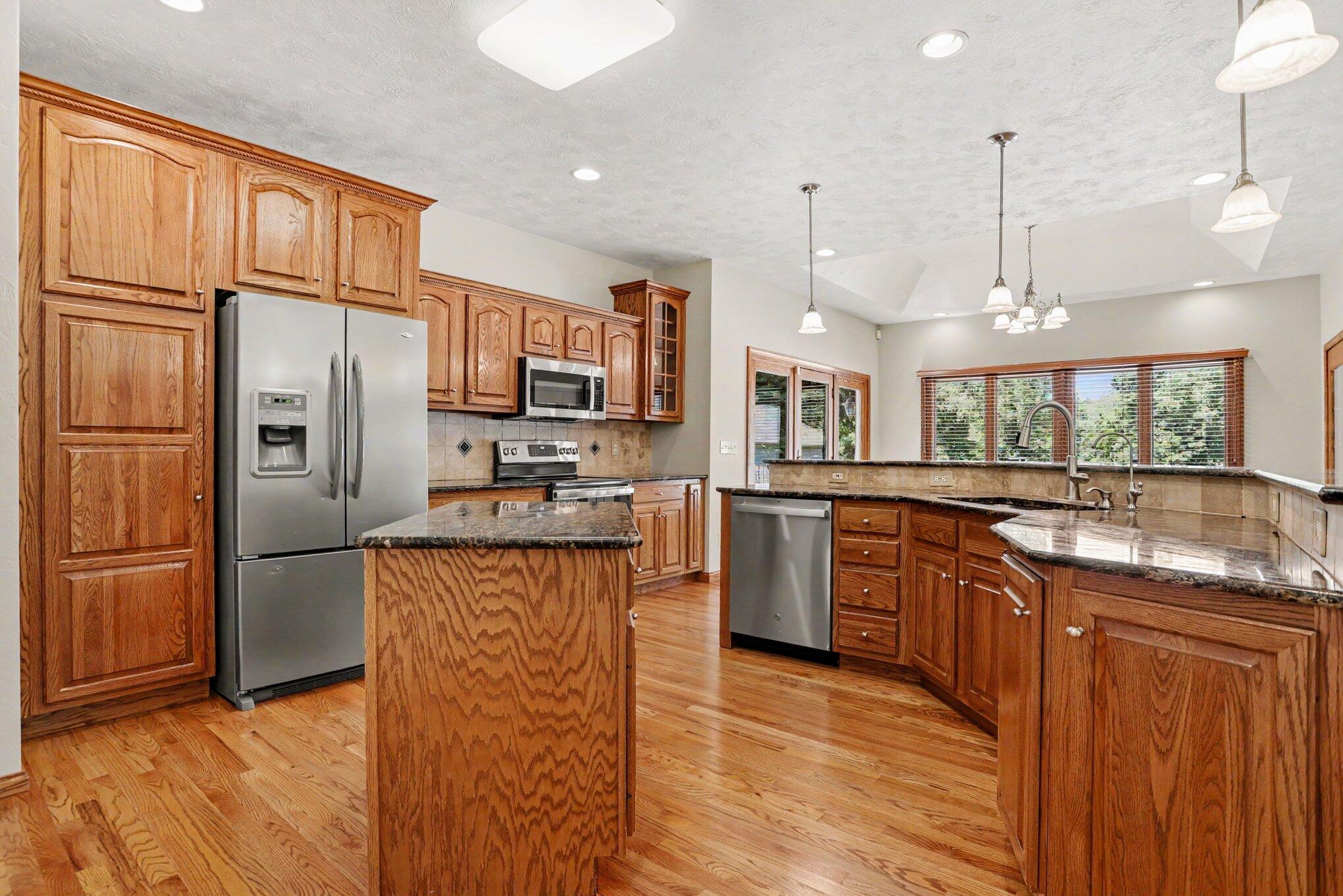 7165 Trappers Ridge Battle Creek, MI 49014 - Photo 3 of 51 014_file_7385