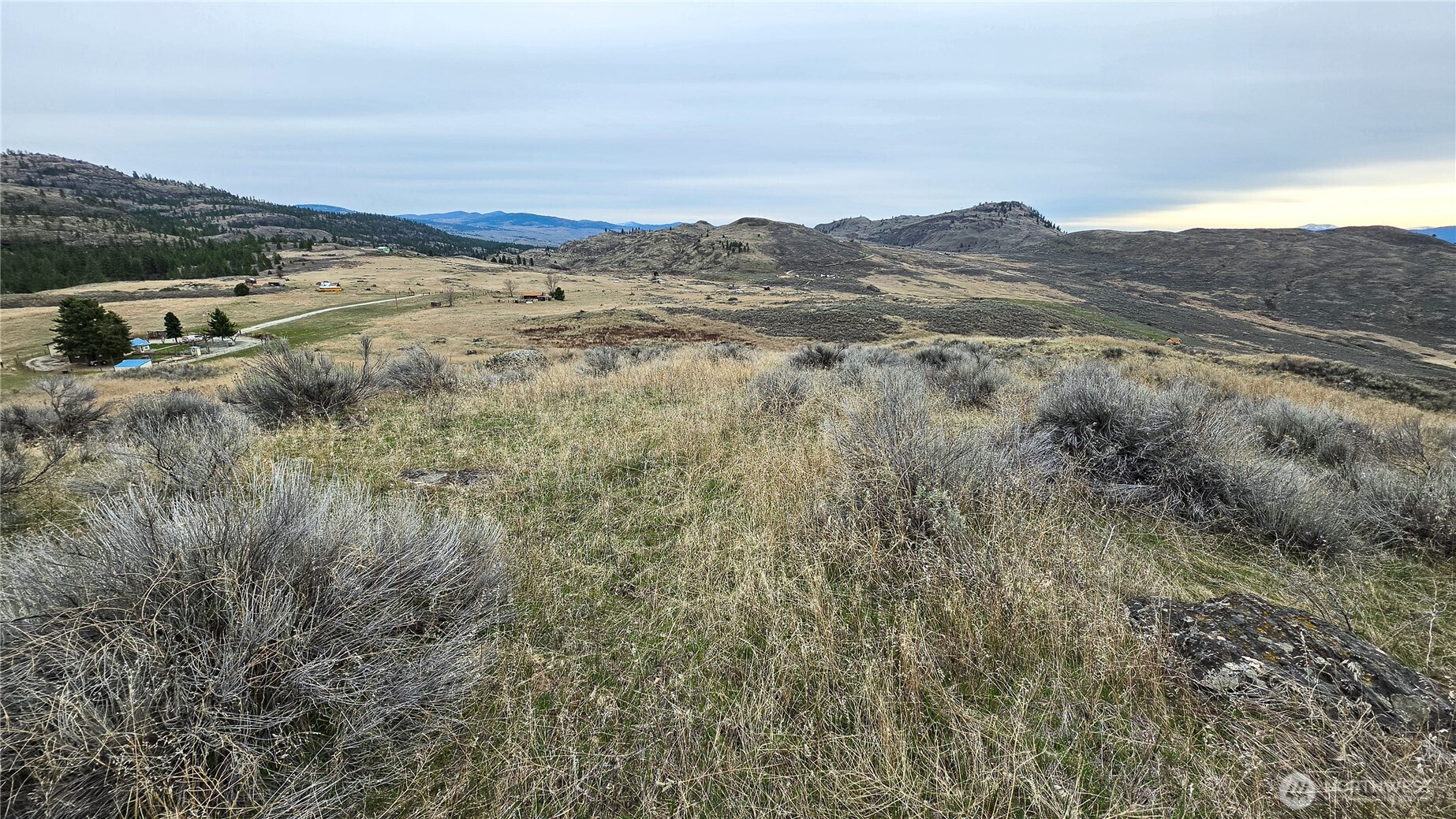 174 Round Up Road Oroville, WA 98844 - Photo 12 of 40