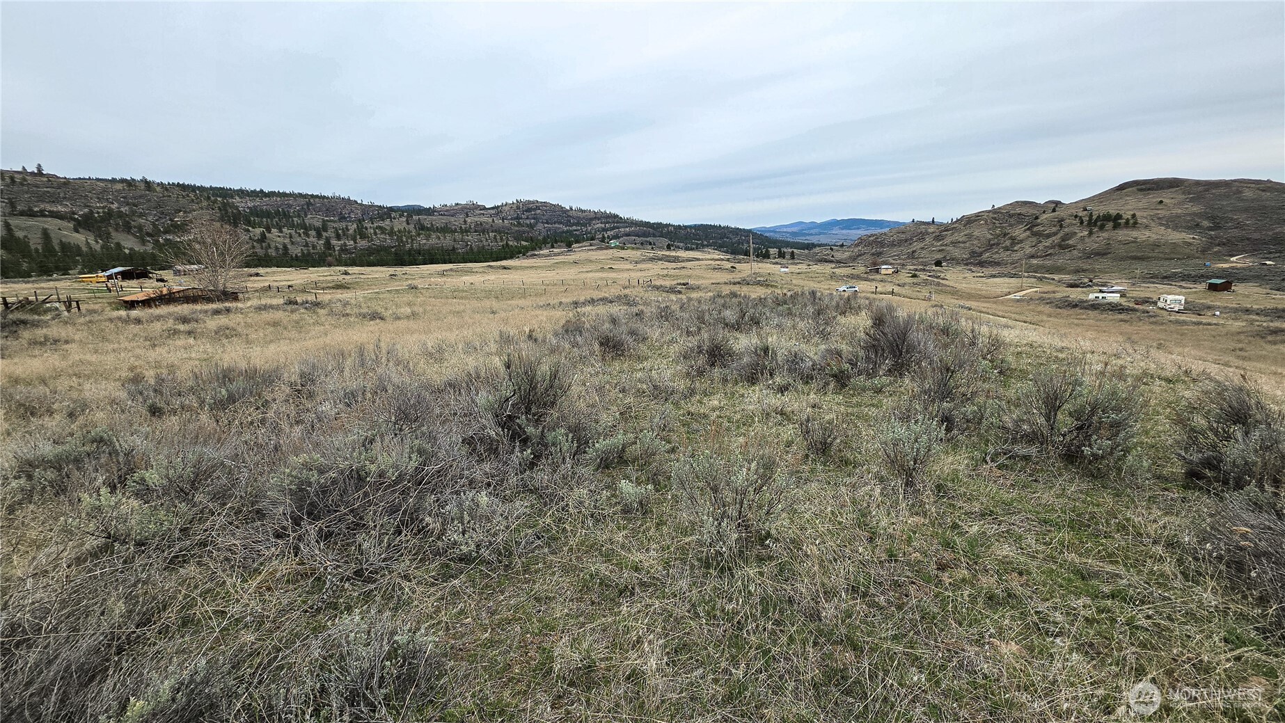 174 Round Up Road Oroville, WA 98844 - Photo 26 of 40