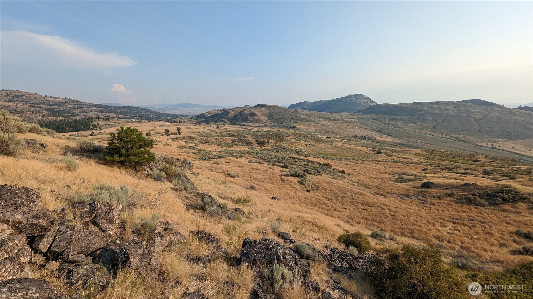 174 Round Up Road Oroville, WA 98844 - Photo 3 of 40