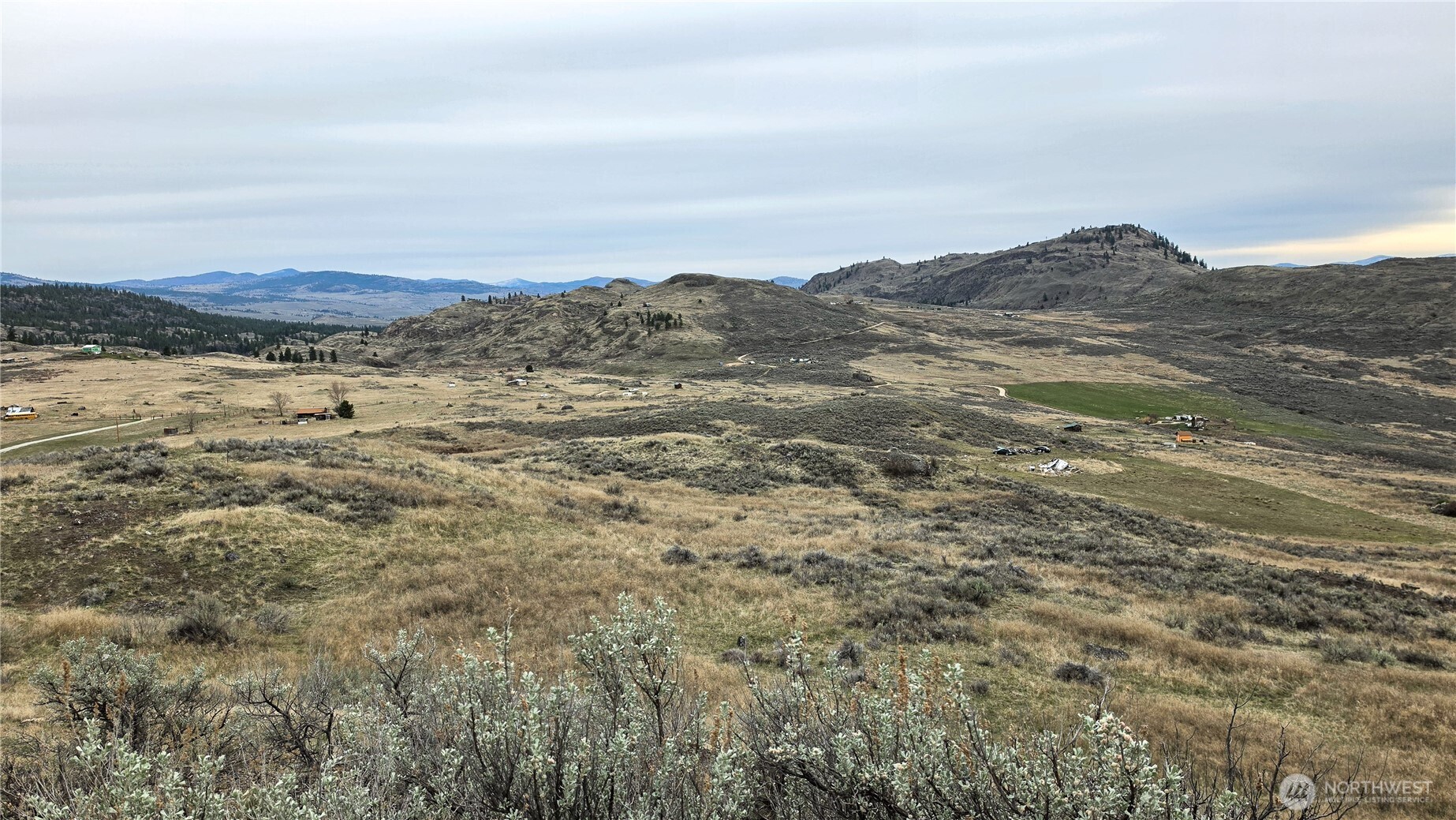 174 Round Up Road Oroville, WA 98844 - Photo 5 of 40
