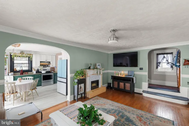 $2,000 | 308 West Main Street, Front Royal, VA 22630